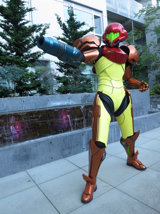 Talaayaโs created her Varia Suit with the help of her friend Matthew Serle and a pair of Zcorp 450 3D printers.